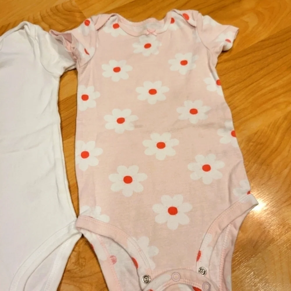 Carter's Short Sleeve Onesie Bundle Size 24 Months